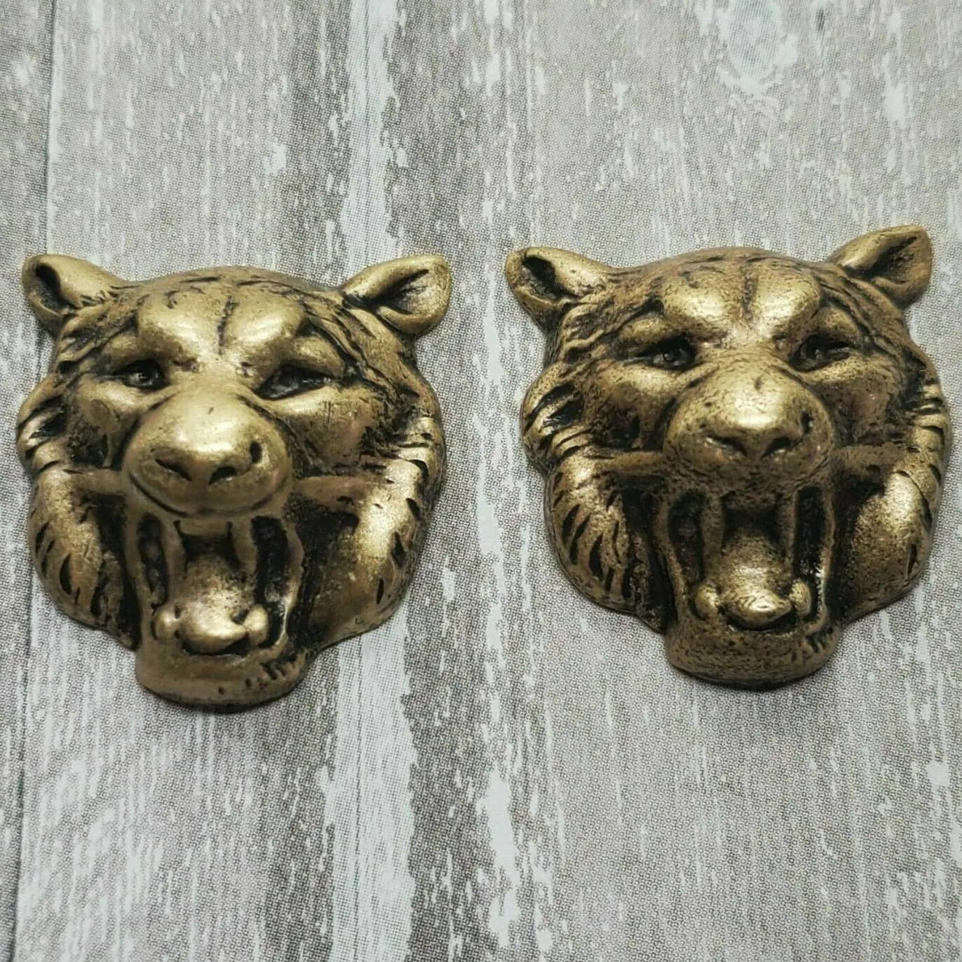 Brass Bear Head Stampings x 2 - 176RAT.