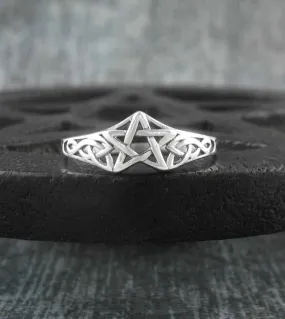 Cut-Out Pentagram With Celtic Knots Ring