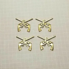 Small Brass Crossed Gun Charms x 4 - 1520WRRAT.